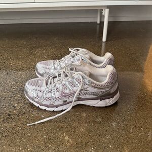 Nike P-6000 Sneakers in Silver Platinum Violet size 8